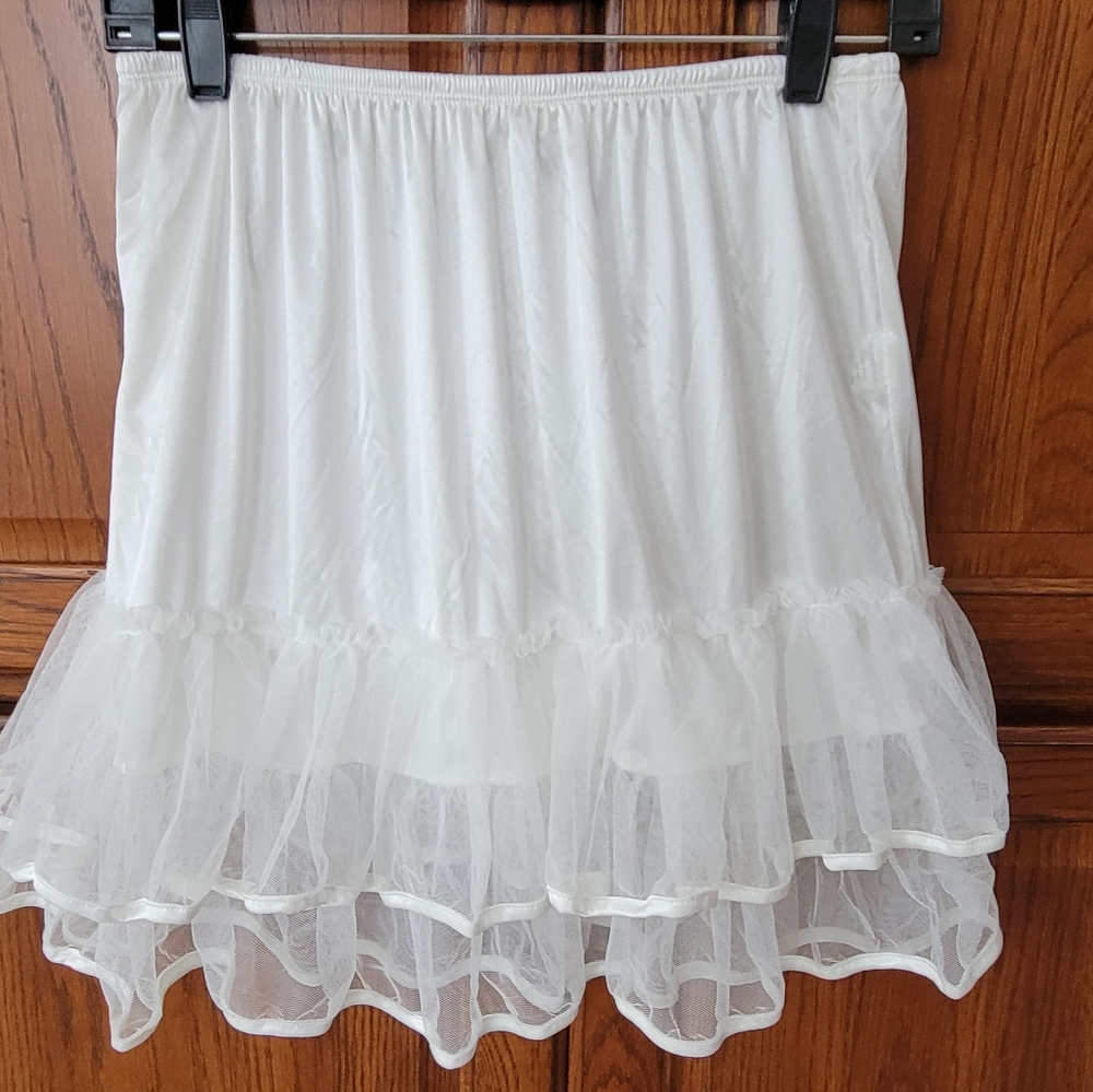 O2 Collection White Slip  Skirt Extender Vintage Style Tulle Modcloth Old Stock